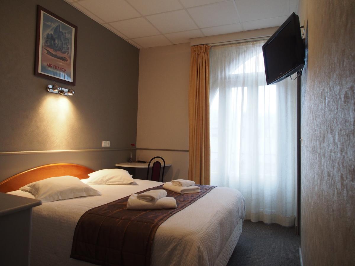 Hotel De L'Aviation Ла-Бурбуль Екстер'єр фото